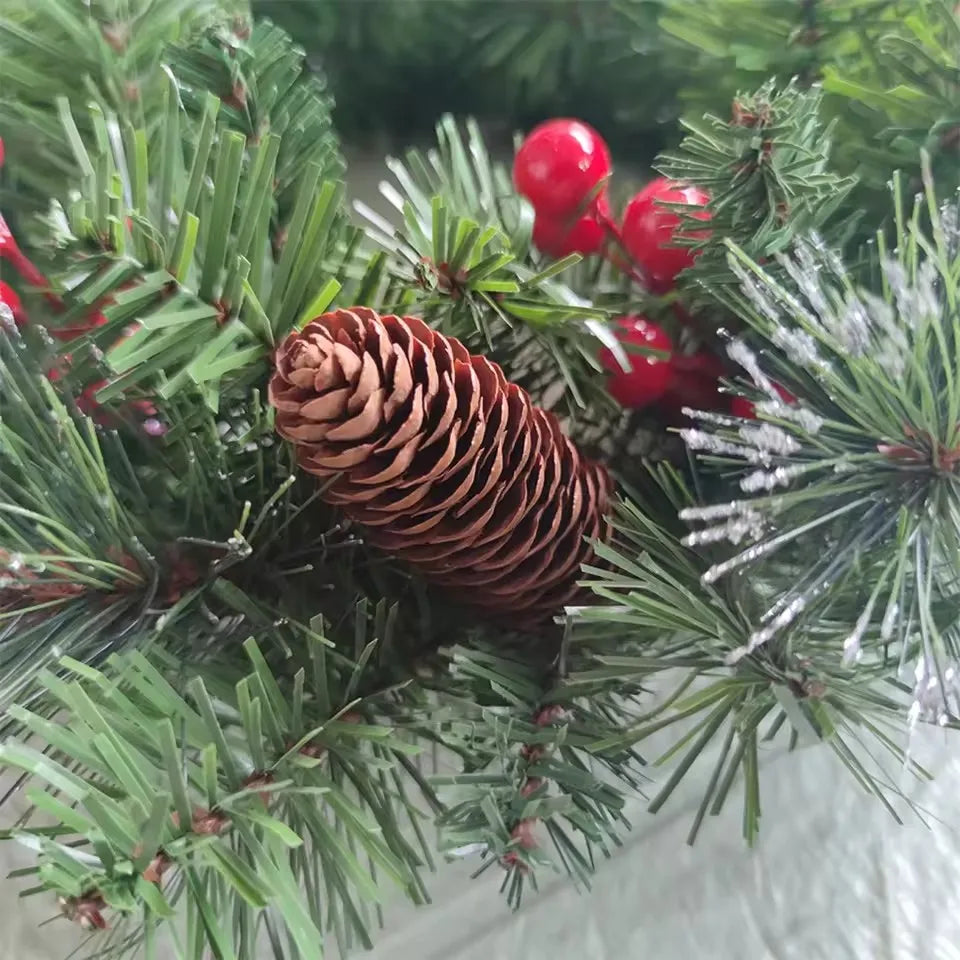 LED-joulukranssi 20 tai 30 cm – kävyt ja punaiset marjat